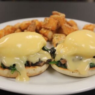 Chicken and Spinach Benny