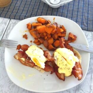 SMOKED BACN BENNY(2)